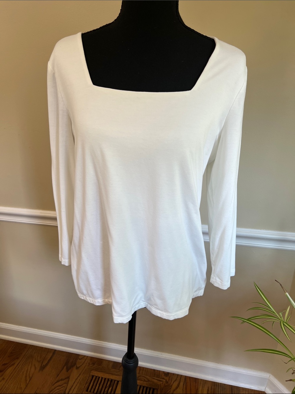 Chico's White Square-Neck Long Sleeve Tee